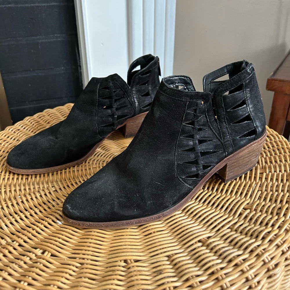 Vince Camuto zip back suede boot